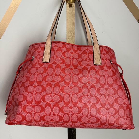 LARGE COACH CARRYALL Red, Excellent Condition, never used - Picture 2 of 10